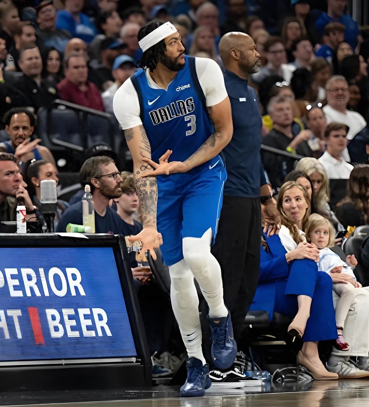 浓眉哥连续二十场比赛得分超过持续失利，曼联不断突破！AYXSPORT中国平台